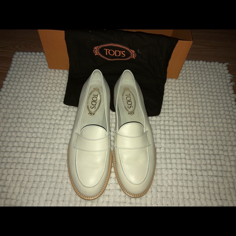 Women’s White Tods Loafers